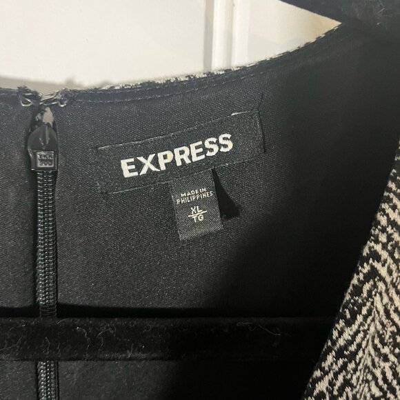 Express Plus Size XL Black White Knit Sheath Form Fitting Cap Sleeve Stretch - Picture 4 of 5